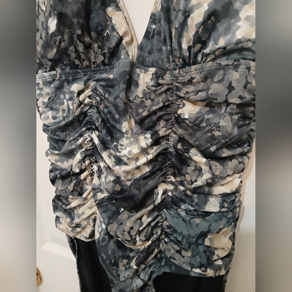 Aerin Rose Slimming 1 Piece Underwire Halter Swimsuit NWOT - Picture 6 of 16